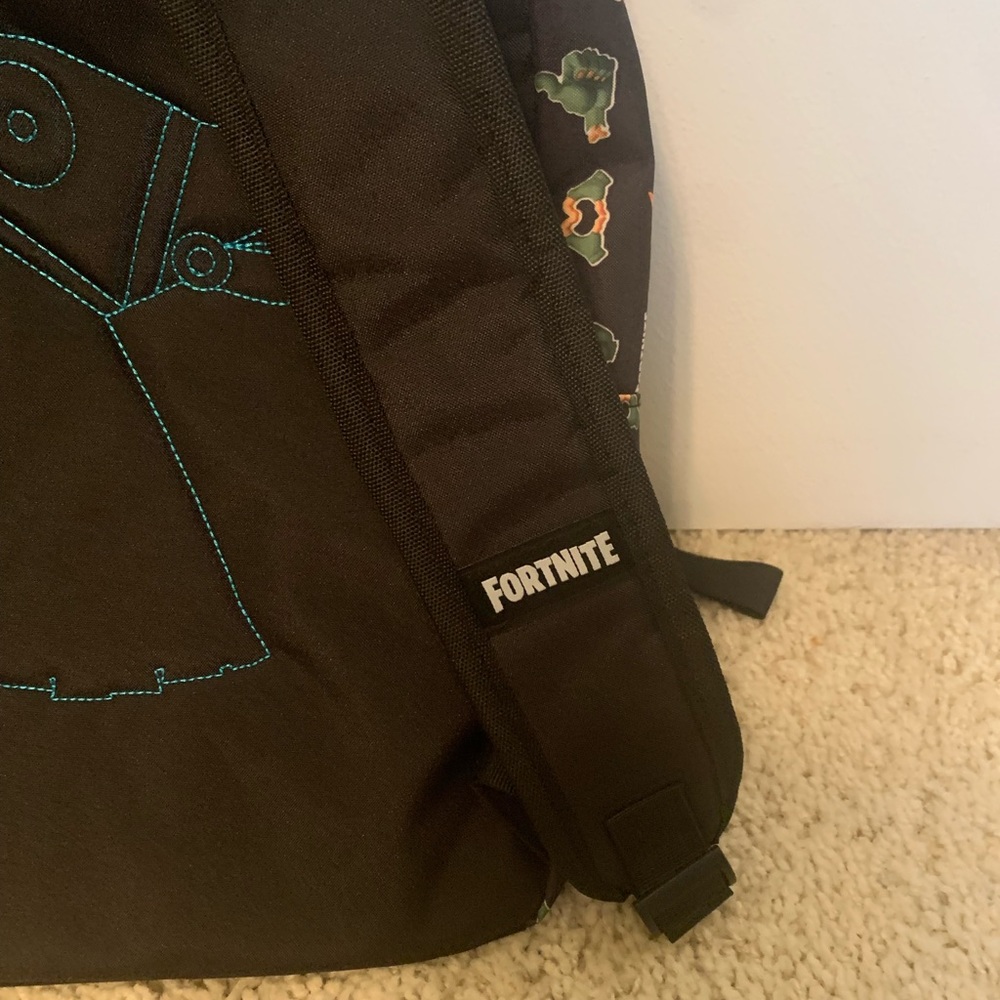 Unisex Kids Cool Fortnite backpack - Picture 6 of 8